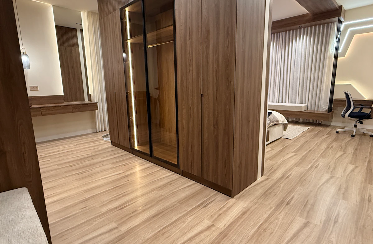 Walk-in Closet