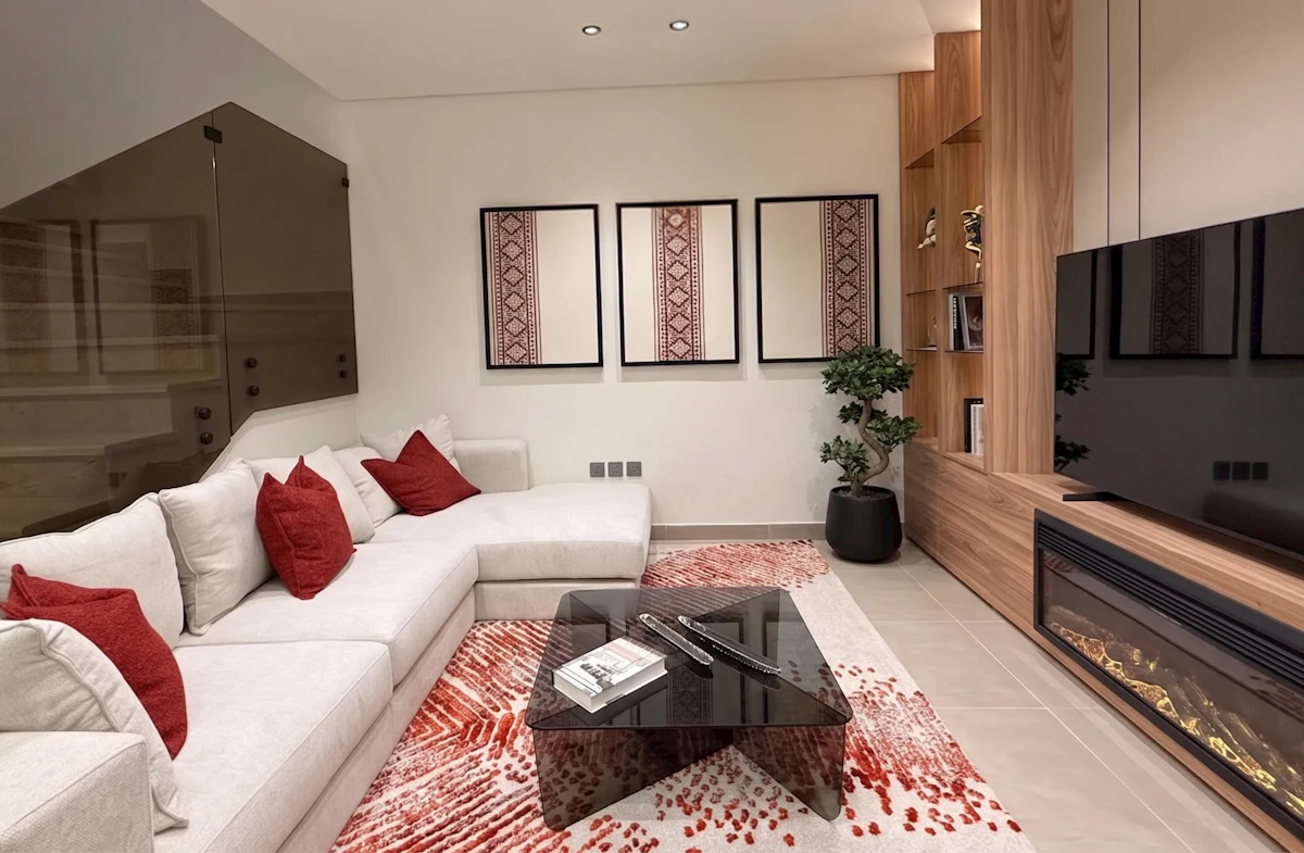 مجلس نجدي فاخر بتصميم مودرن بألوان هادئة